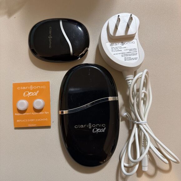 Clarisonic Opal Sonic Infusion System – Eye Serum Device with Charger Black - Picture 1 of 5